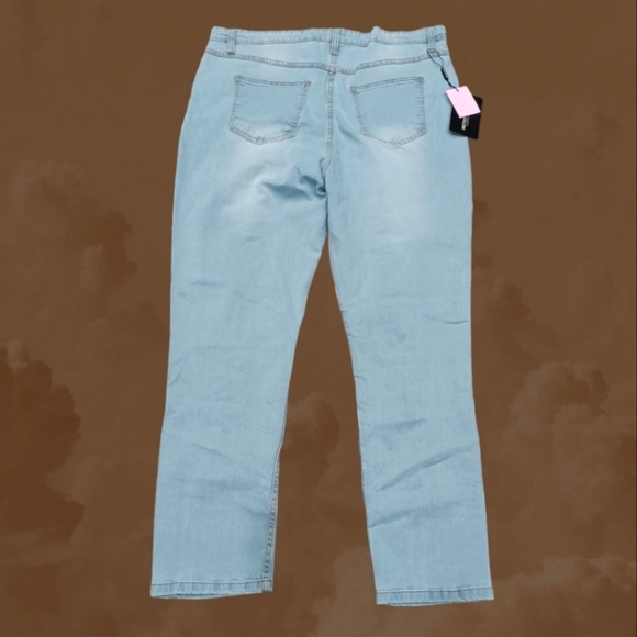 Pretty Little Thing Mom Jeans Women's Size 18 High Waist Ripped Light Wash NEW - Picture 2 of 7